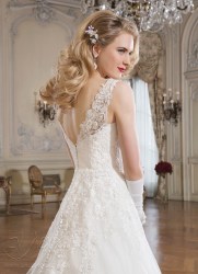 Νυφικό του οίκου  JUSTIN ALEXANDER από την  Collection 2016.